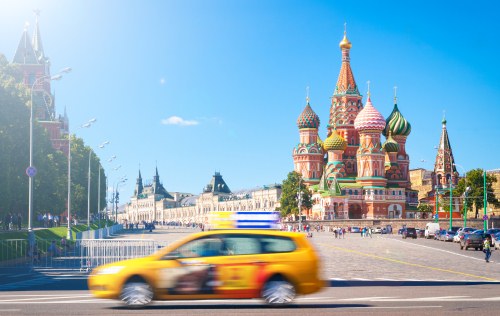 конкуренція сервісів служб таксі в Москві