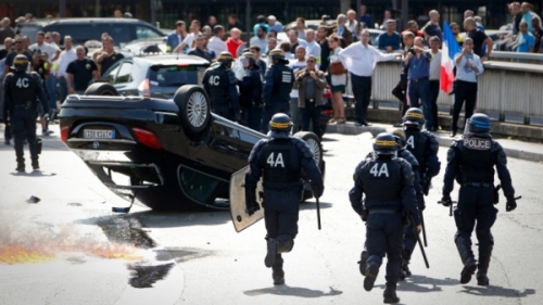 3france_protest_uber